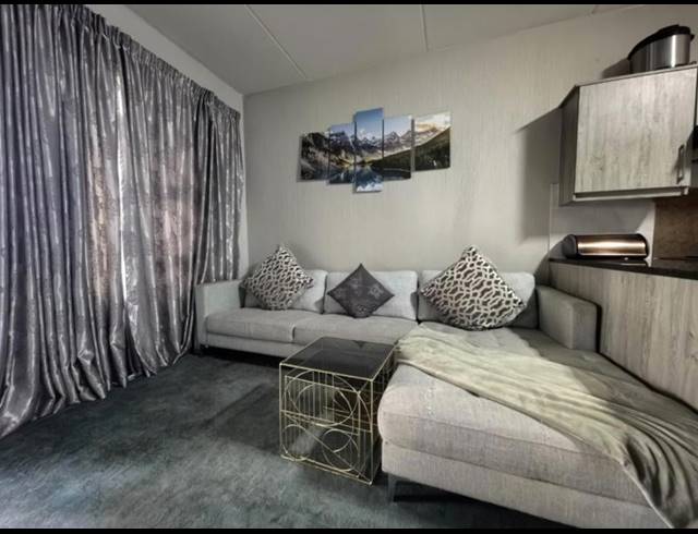 2 BEDROOM APARTMENT FOR SALE IN BARBEQUE DOWNS